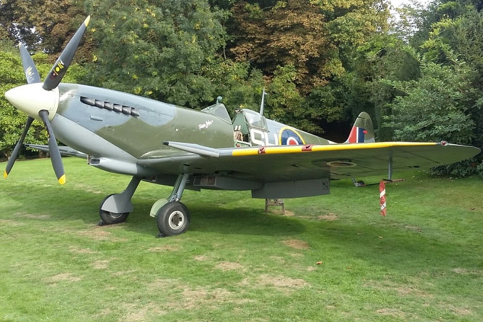 SPITFIRE REPLICAS