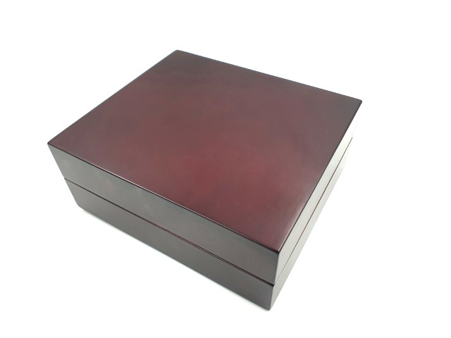 Pudełko prezentowe drewniane 14x16x6,7cm - D349