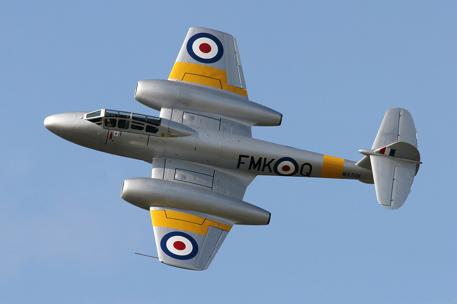 GLOSTER METEOR T-7