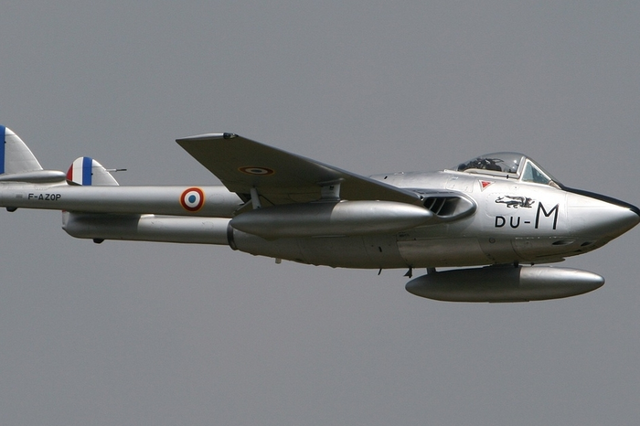 DE HAVILLAND DH.100 VAMPIRE