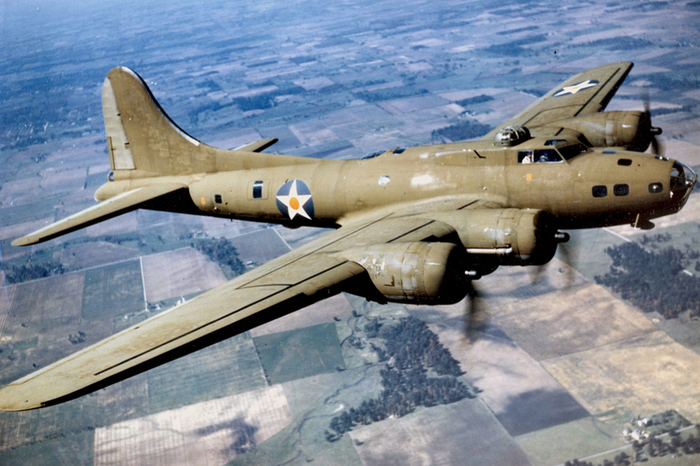 BOEING B-17 FORTRESS