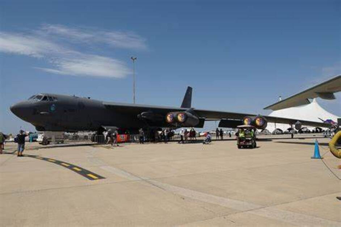 BOEING B-52 STRATOFORTRESS