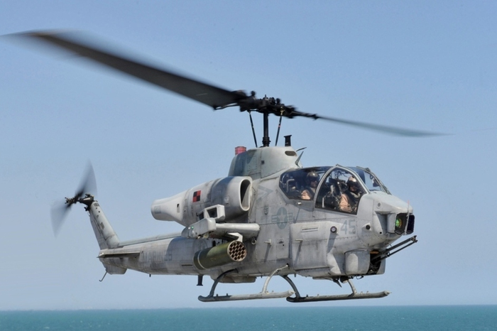 BELL AH-1 HUEYCOBRA