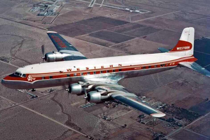 DOUGLAS DC-6