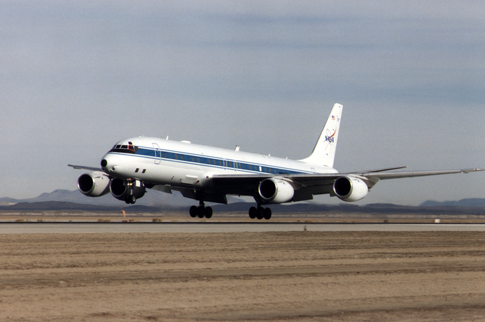 DOUGLAS DC-8