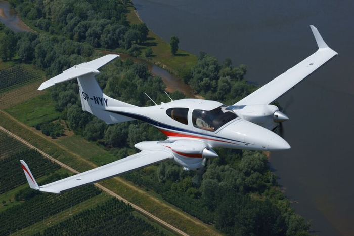 DIAMOND DA-42-V1