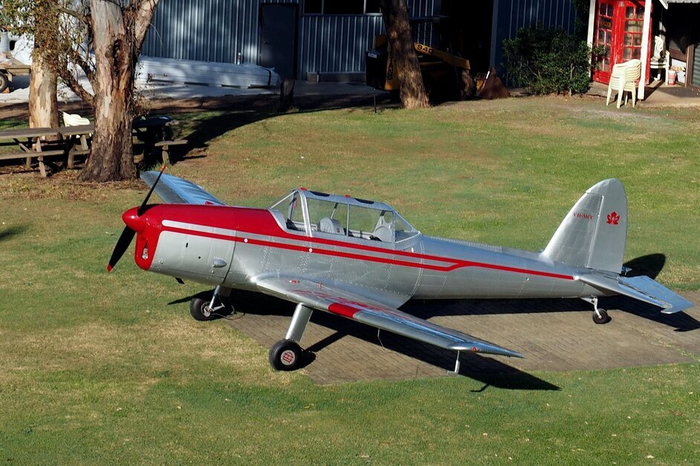 DE HAVILLAND DHC-1 CHIPMUNK