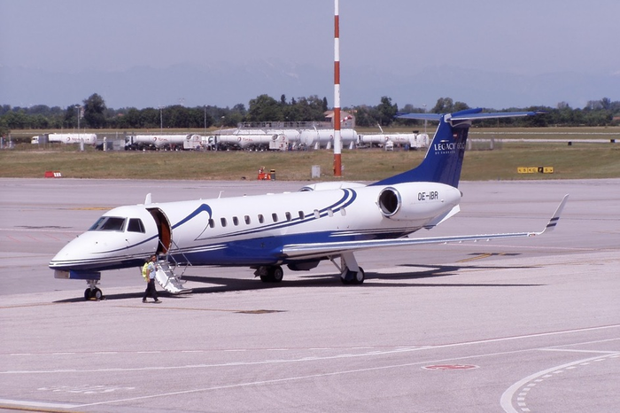 EMBRAER ERJ 135