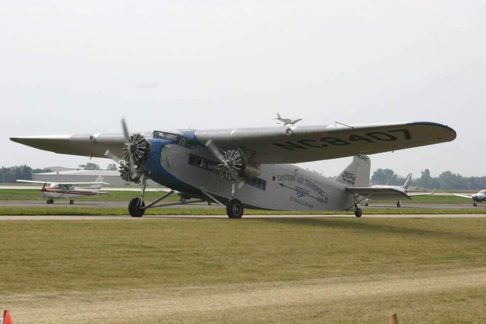 FORD TRIMOTOR