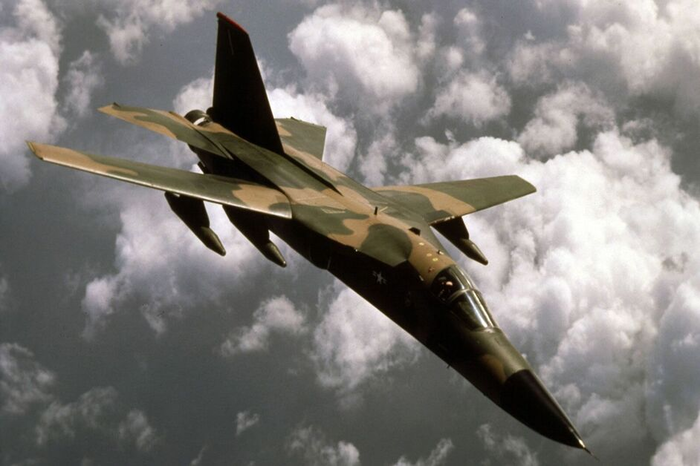 GENERAL DYNAMICS F-111