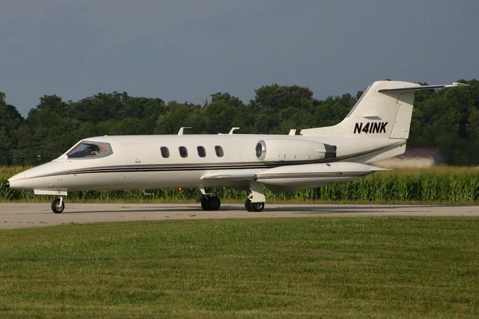 LEARJET 25