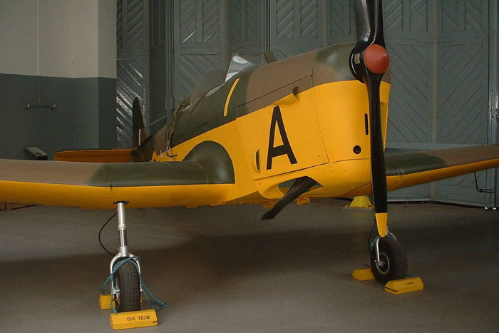 MILES M.14 MAGISTER