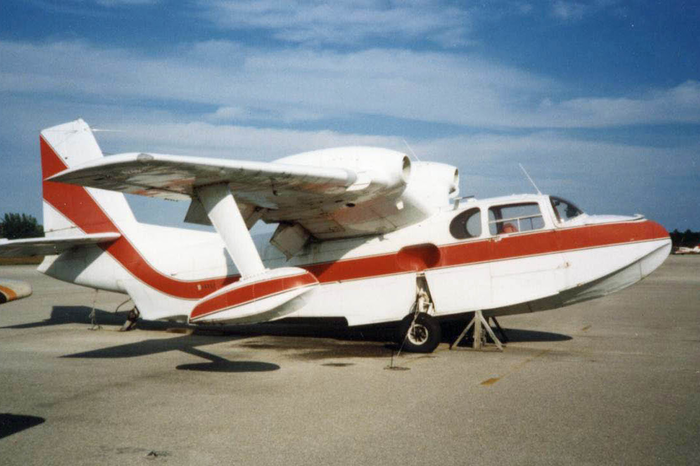 PIAGGIO P-136