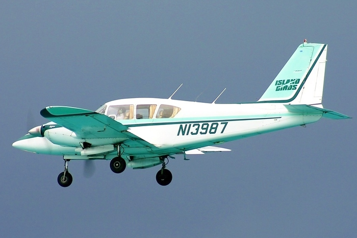 PIPER PA-23 AZTEC