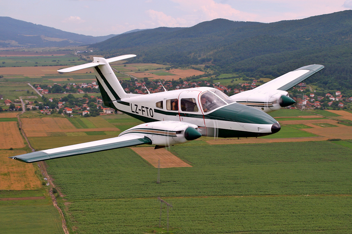 PIPER PA-44 SEMINOLE